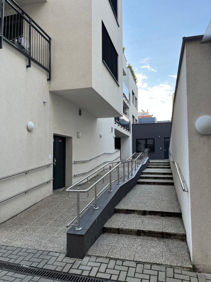Elegant Escape Apartment II - City Centre Bratislava Exterior photo