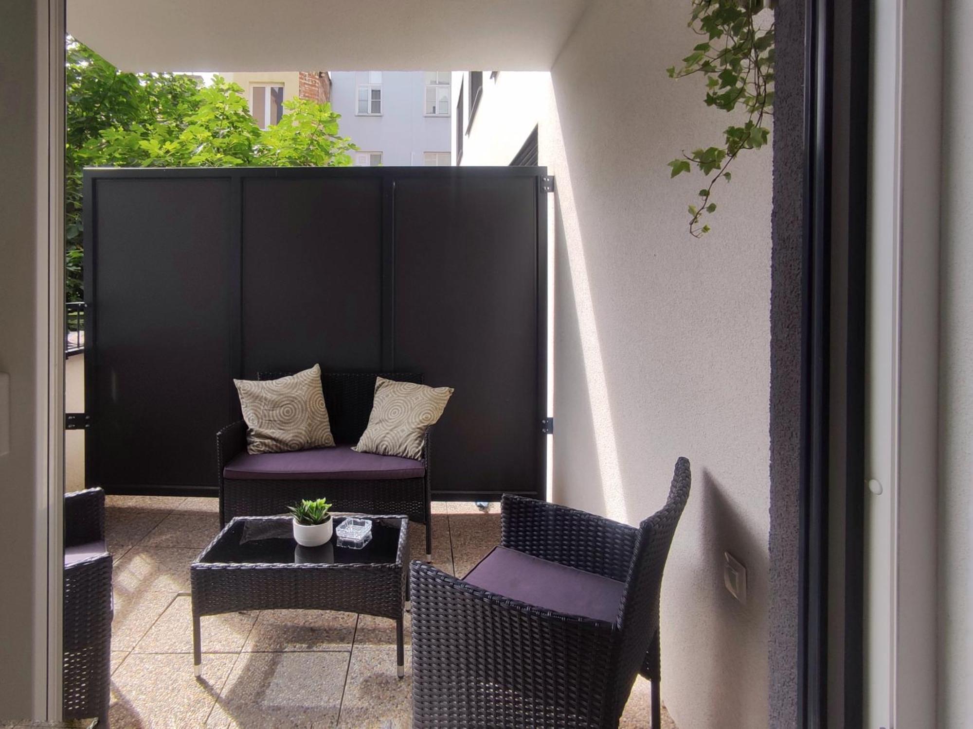 Elegant Escape Apartment II - City Centre Bratislava Exterior photo